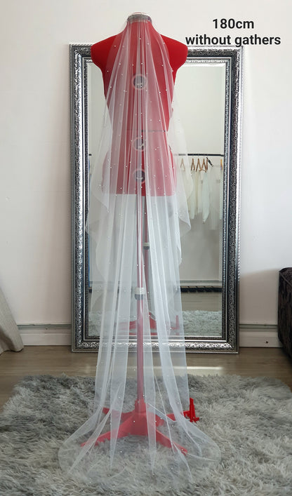 Pearl veil with small pearls