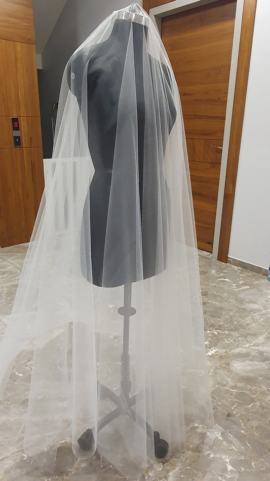 Floor length blusher wedding veil | Diana